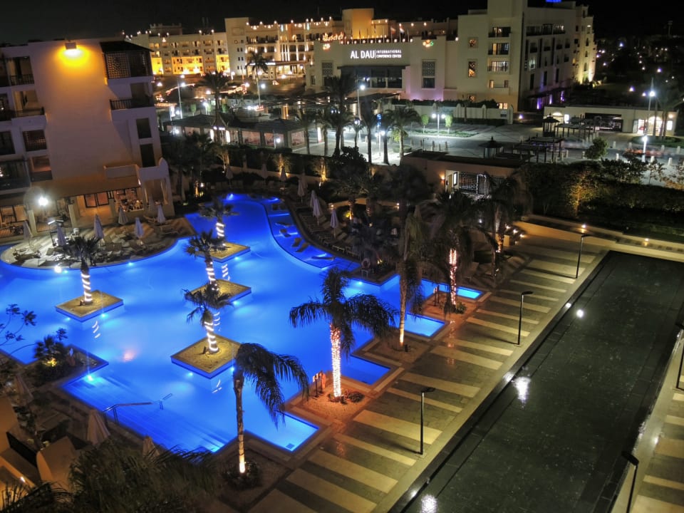 Vom Zimmer am Abend! Steigenberger Aqua Magic