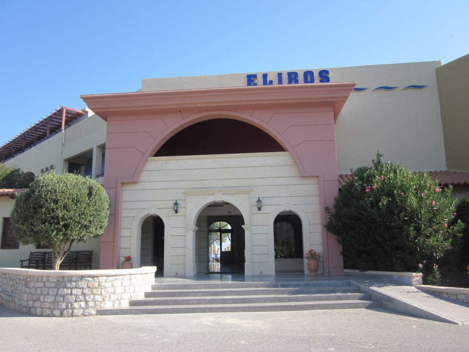 Hoteleingang Eliros Mare