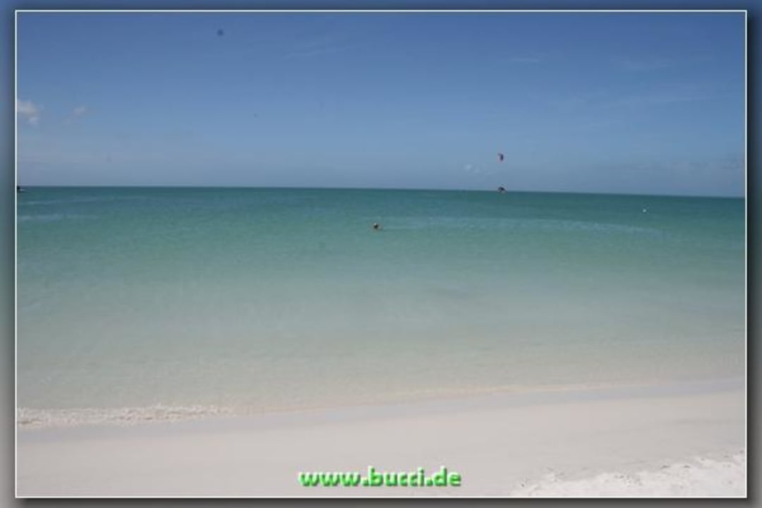 Türkisfarbenes Meer und weisser Strand Hotel Sunsol Punta Blanca