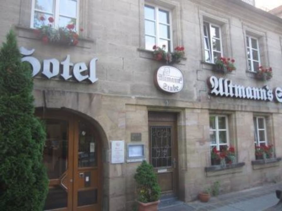 Gemütlich, drinnen wie draußen Altmanns Stube Hotel & Restaurant