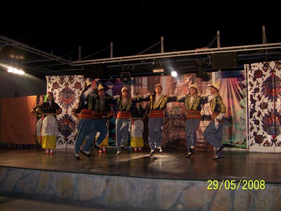 Türkische Folklore Saturn Palace Resort Hotel