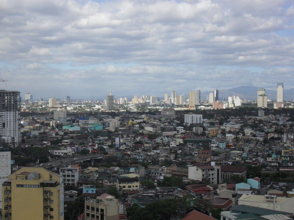 Blick auf die City von Manila von Makati aus Makati Prime Tower Suites