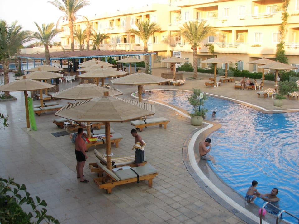 Einer von 7 Pools Golden Beach Resort