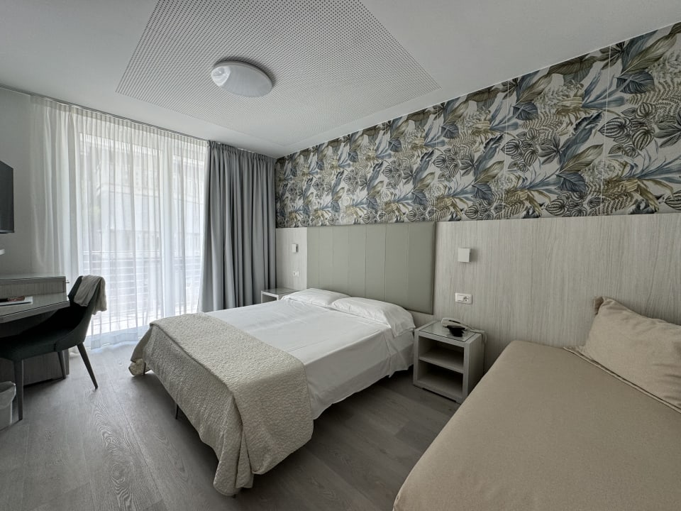 Zimmer Grand Hotel Playa