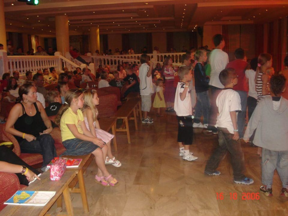 Täglich Spaß in der Kinderdisco Holiday Village Majorca