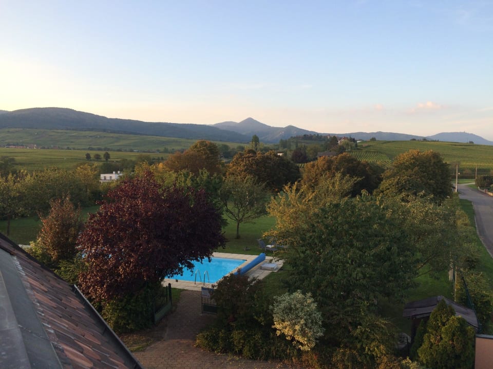 Garten mit Pool und Sauna Hotel Kanzel Suites & Résidences