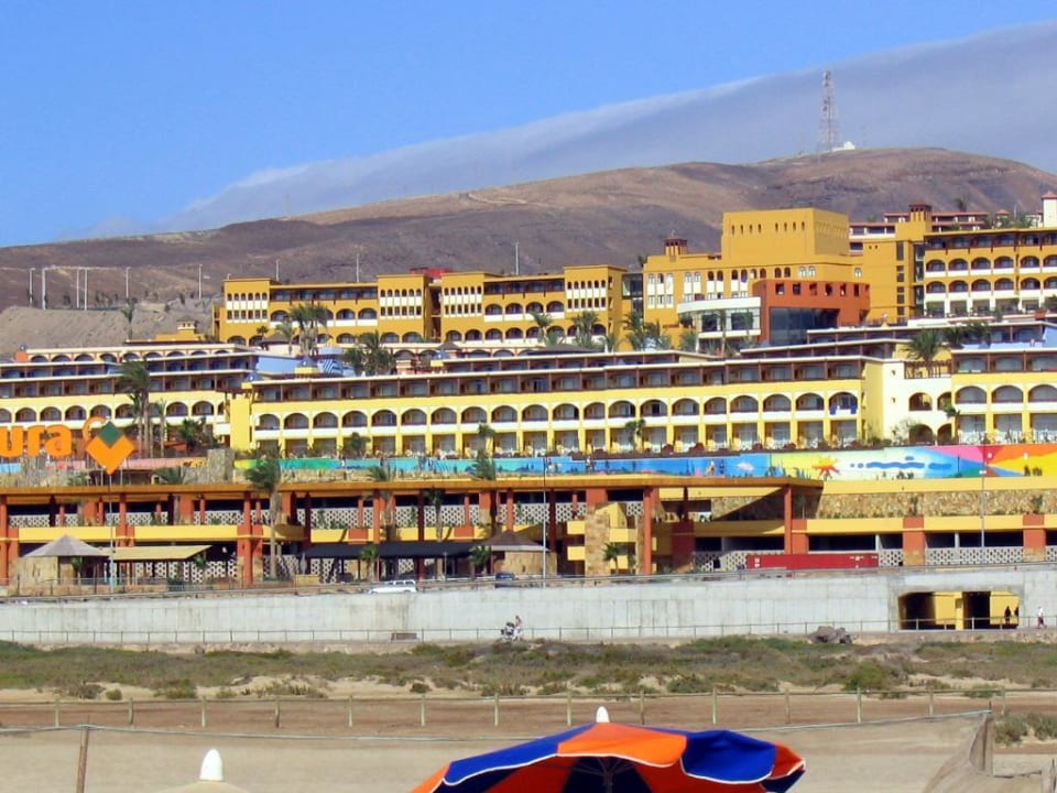 Das Hotel vom Strand aus ... Occidental Jandía Playa