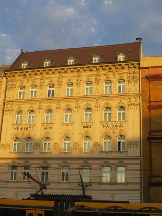 Hotel Nemzeti Außenansicht (Sonnenuntergang) Hotel Nemzeti Budapest MGallery by Sofitel