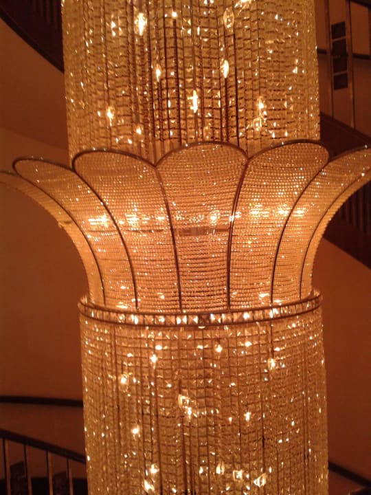 Beleuchtung in der Wendeltreppe Wyndham Garden Salalah Mirbat