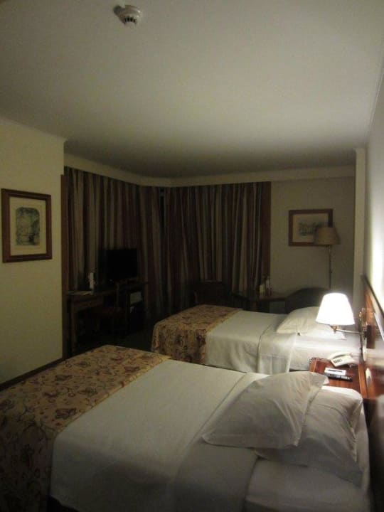 Room Hotel Real Parque