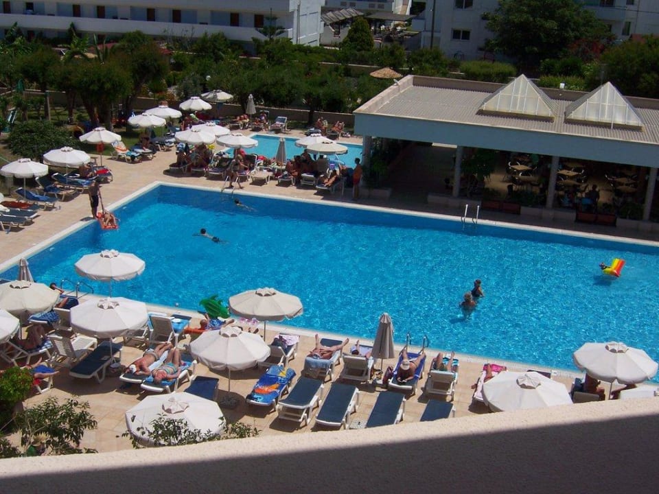 Blick auf den Hotelpool Ialyssos Bay