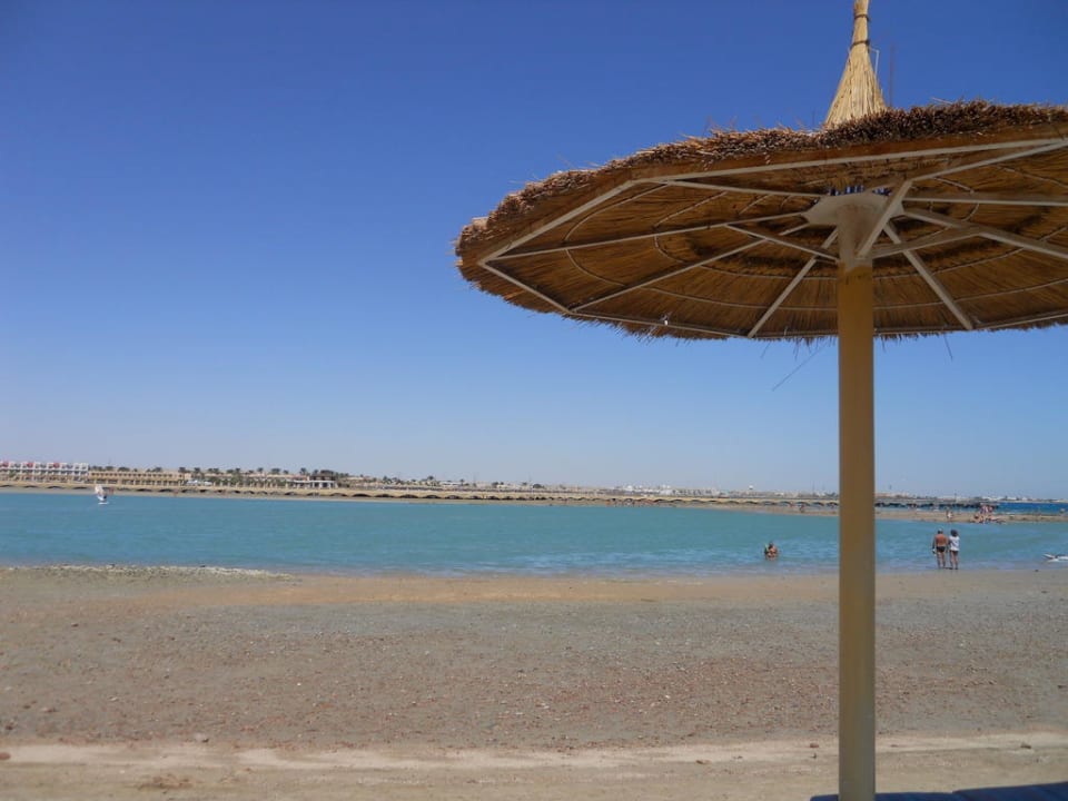 Strand bei Ebbe Pickalbatros Alf Leila Wa Leila Resort - Neverland Hurghada