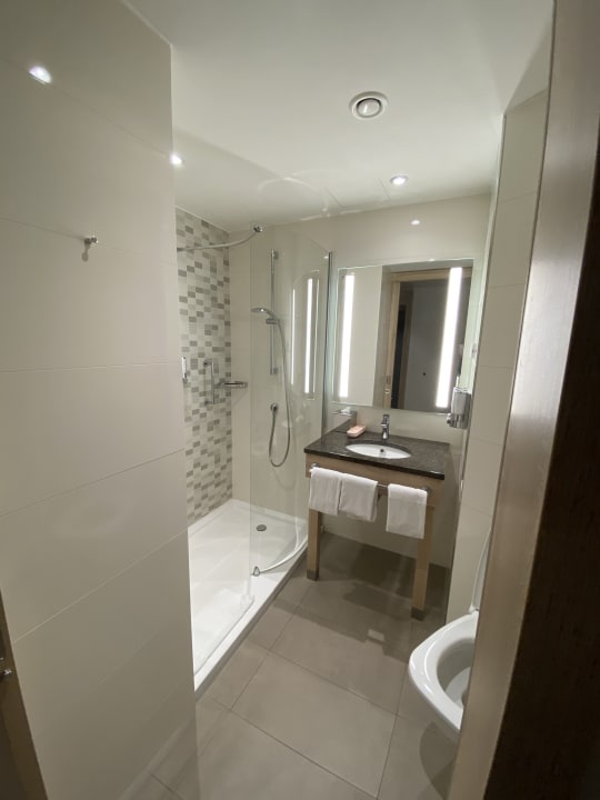 Zimmer Hampton By Hilton Frankfurt Airport