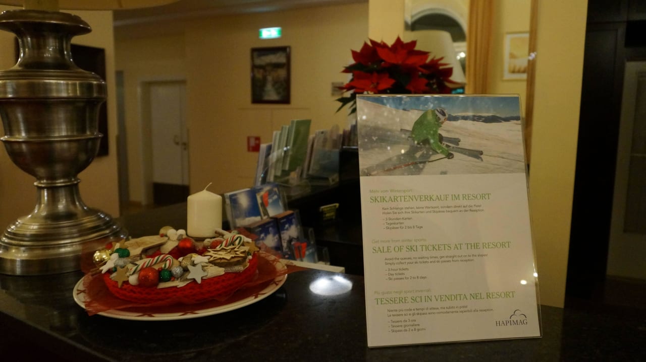 Ausschnitt der Rezeption im Kaiserhof Hapimag Resort Bad Gastein