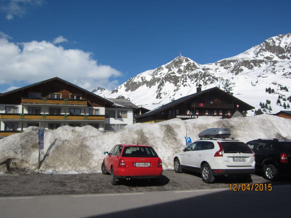 Aussicht vom Eingang auf die Gegenseite des Hotels Hotel Gamsleiten