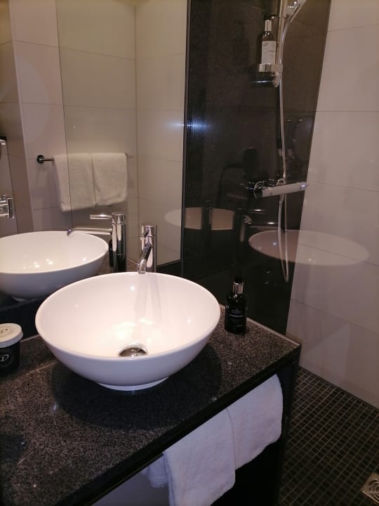 Zimmer Motel One Hamburg Airport