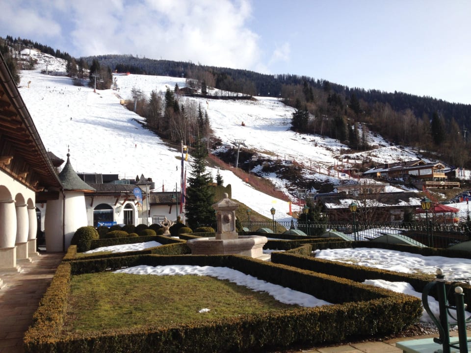 Widoki z hotelu na stoki Hotel Oberforsthof