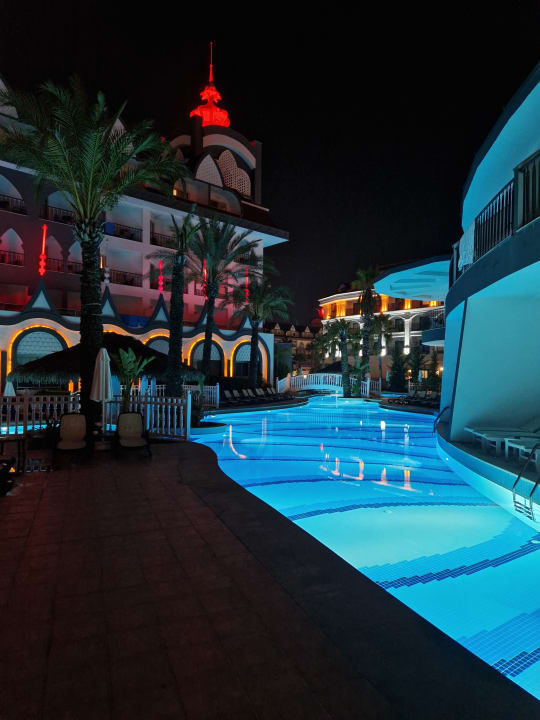 Pool Well Palace Side