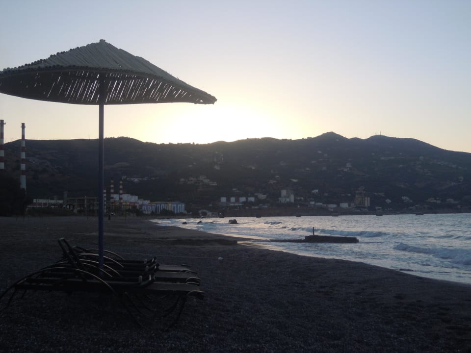Strand am Abend Apollonia Beach Resort & Spa