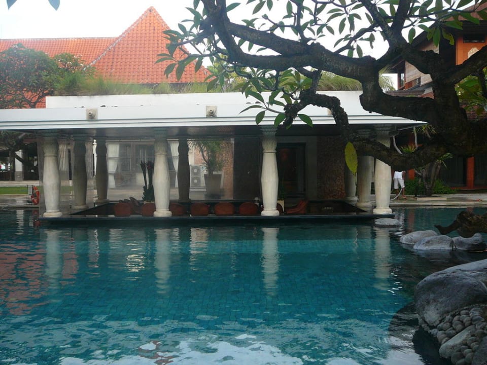 Poolbar Puri Santrian