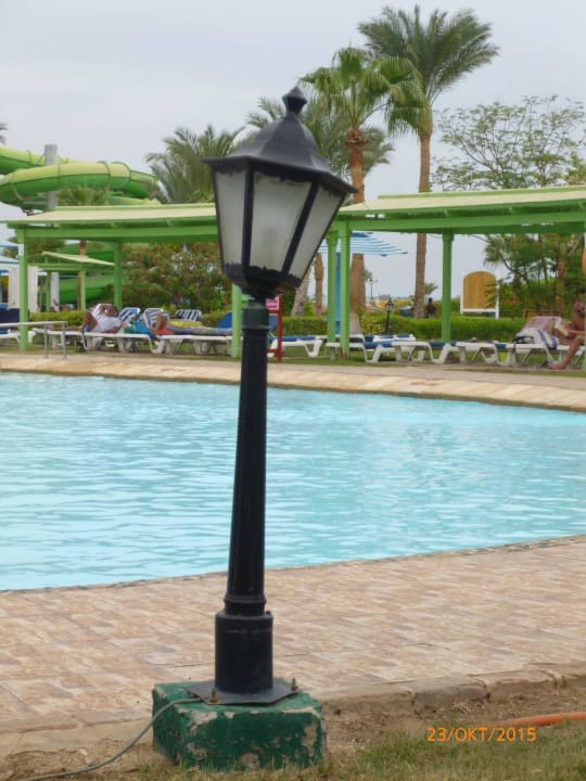 Schiefe Lampe Titanic Beach Spa & Aqua Park