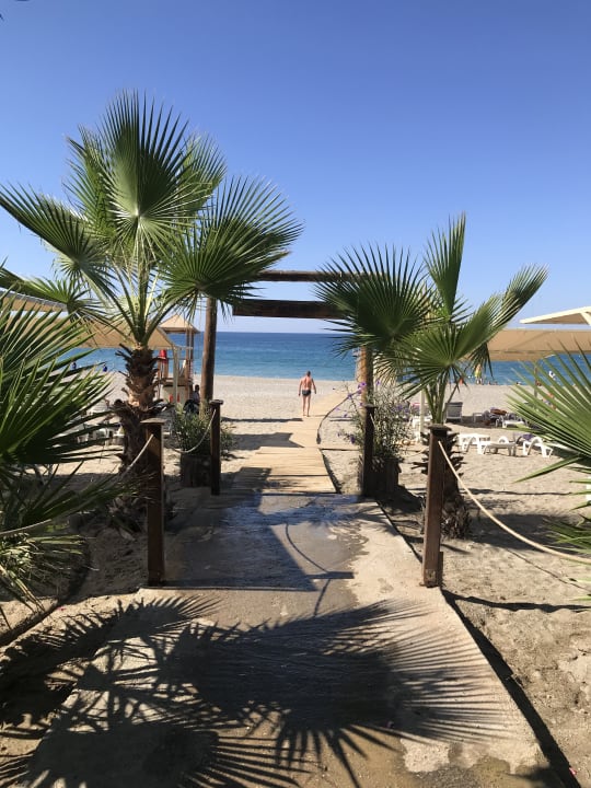 Strand Club Turtas Beach Hotel