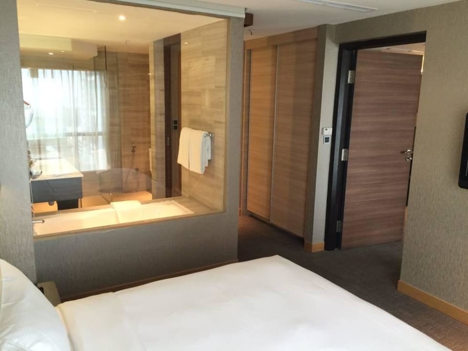 "Junior Suite" Hotel Grand Mercure Roxy Hotel (Singapur) • HolidayCheck ...