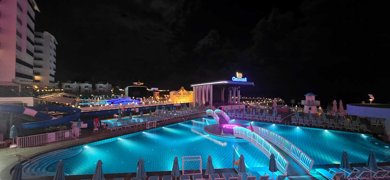 Pool Granada Luxury Beach