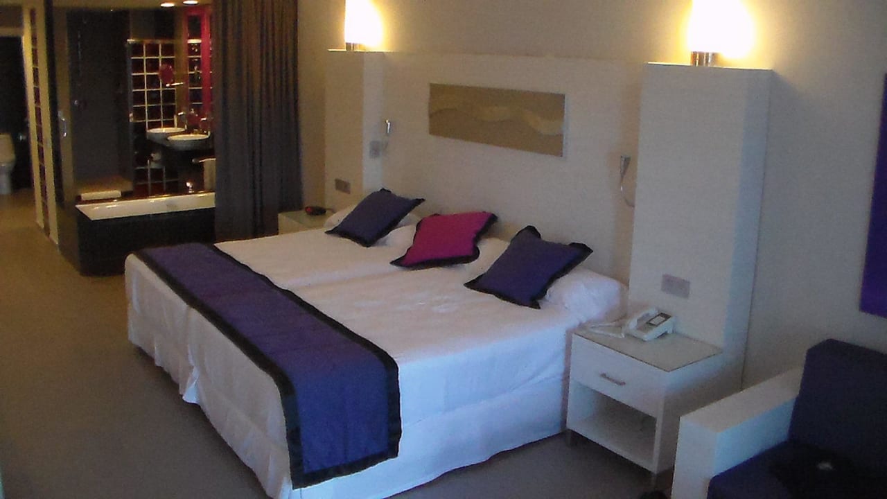 Große und gemütliche Zimmer mit Topausstattung  Hotel Riu Palace Bavaro