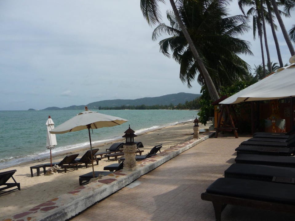 Blick nach rechts Richtung Nathorn Kanok Buri Resort