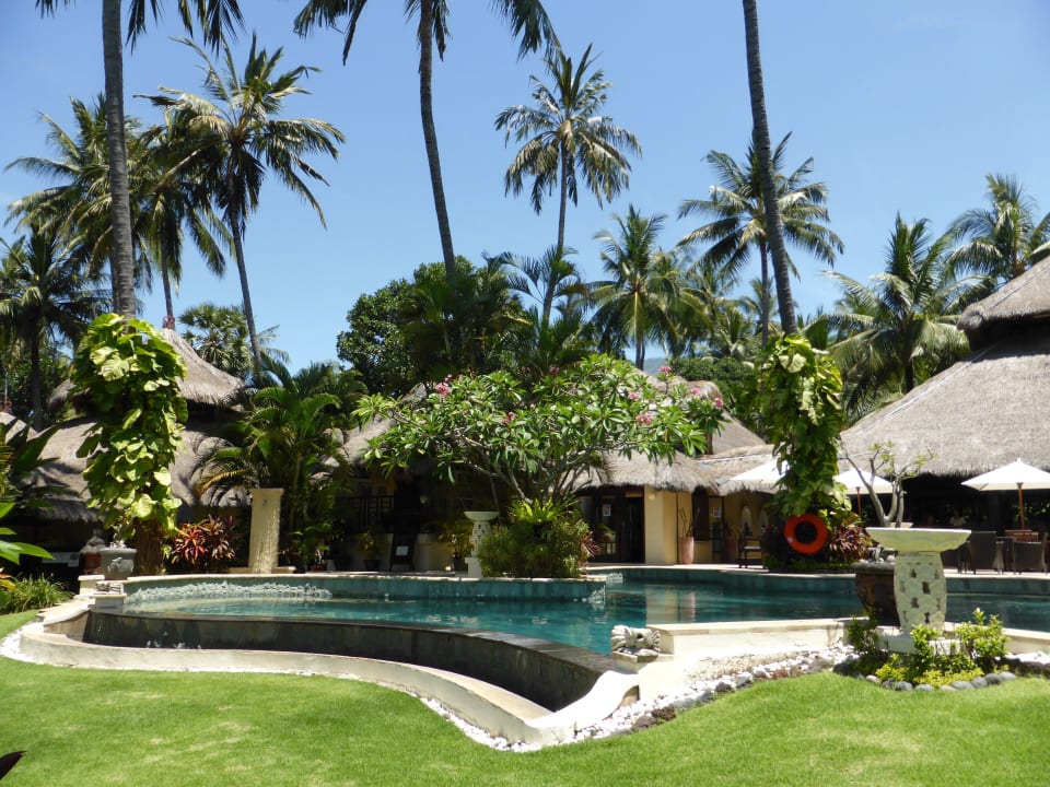Poolbereich Alam Anda Ocean Front Resort & Spa
