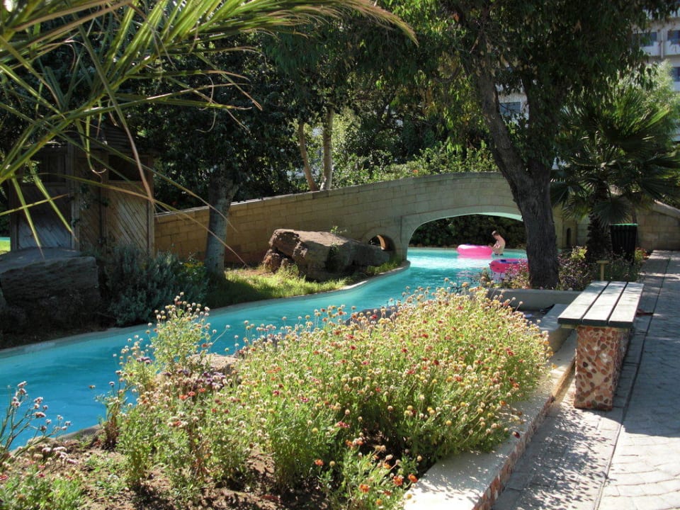 Pool mit Ströhmung Esperos Palace Resort & Spa