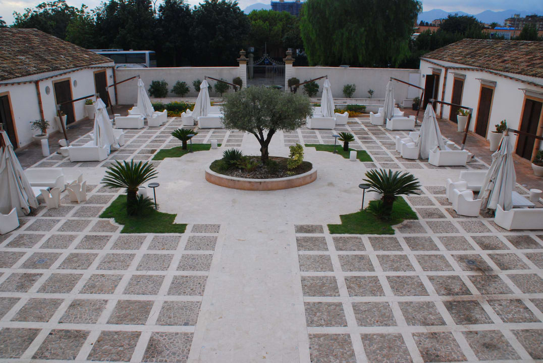 Platz vor dem Palazzo Casena Dei Colli, Sure Hotel Collection by Best Western