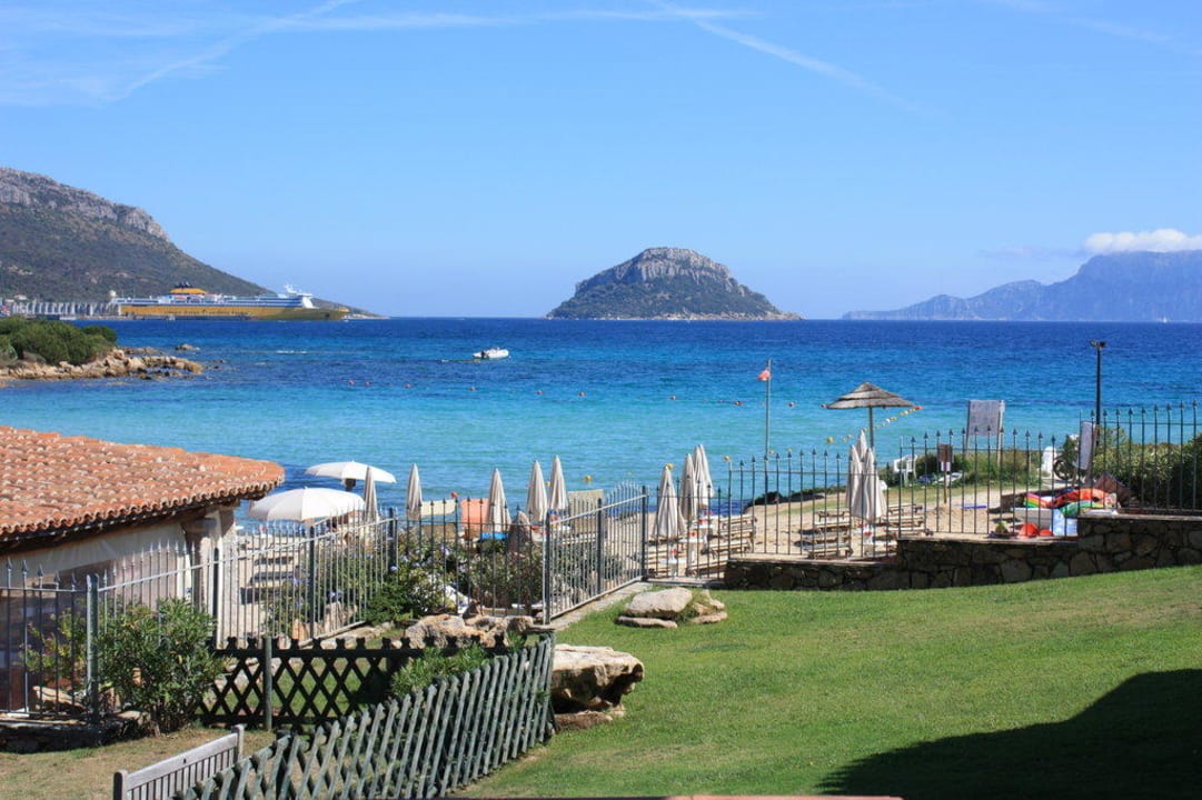 Blick vom Bungalow-Balkon Hotel Resort & Spa Baia Caddinas