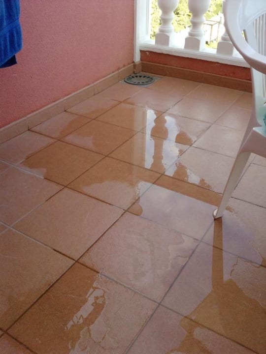 Kondenswasser auf dem Balkon Hotel El Duque