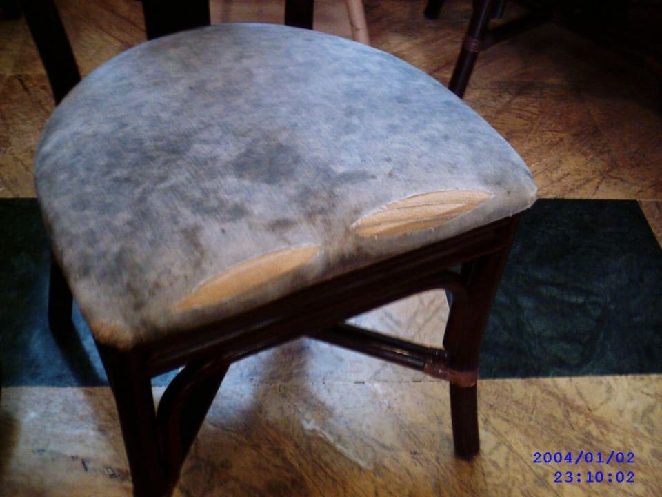 Defekte Bestuhlung im Restaurant! ALEGRIA Colonial Mar