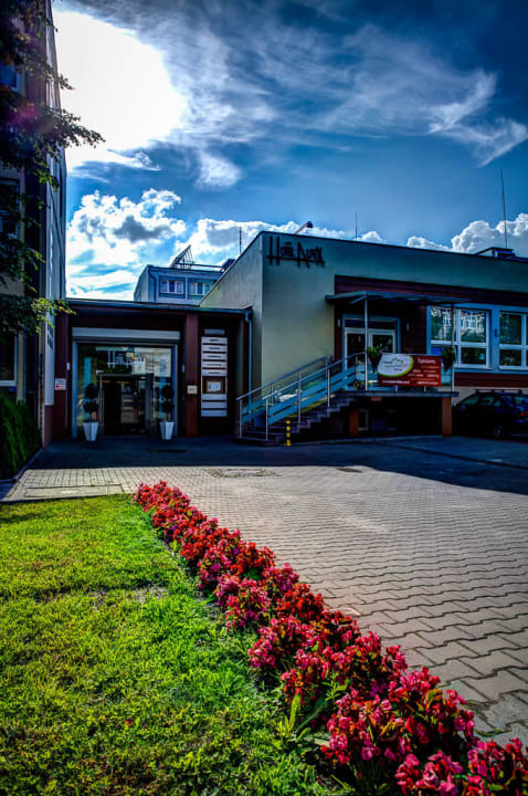 Wejście do hotelu Hotel Alpex