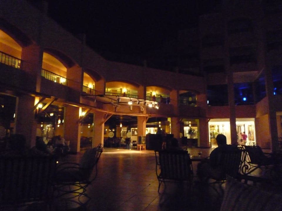 Bar Beach Albatros Resort