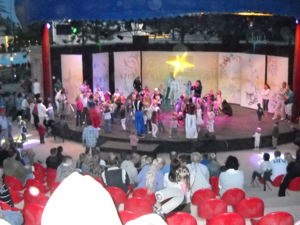 Theater Kamelya Aishen Club