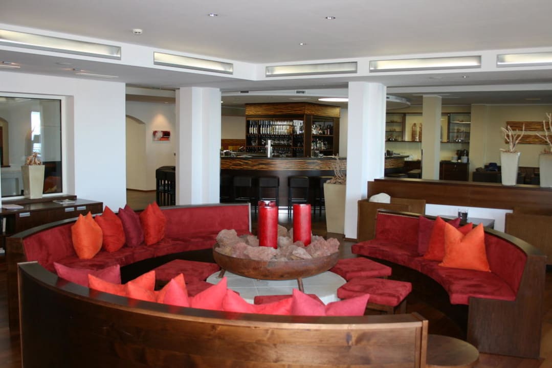 Lümmel- und Leserondell in der Bar Mountain Resort Feuerberg