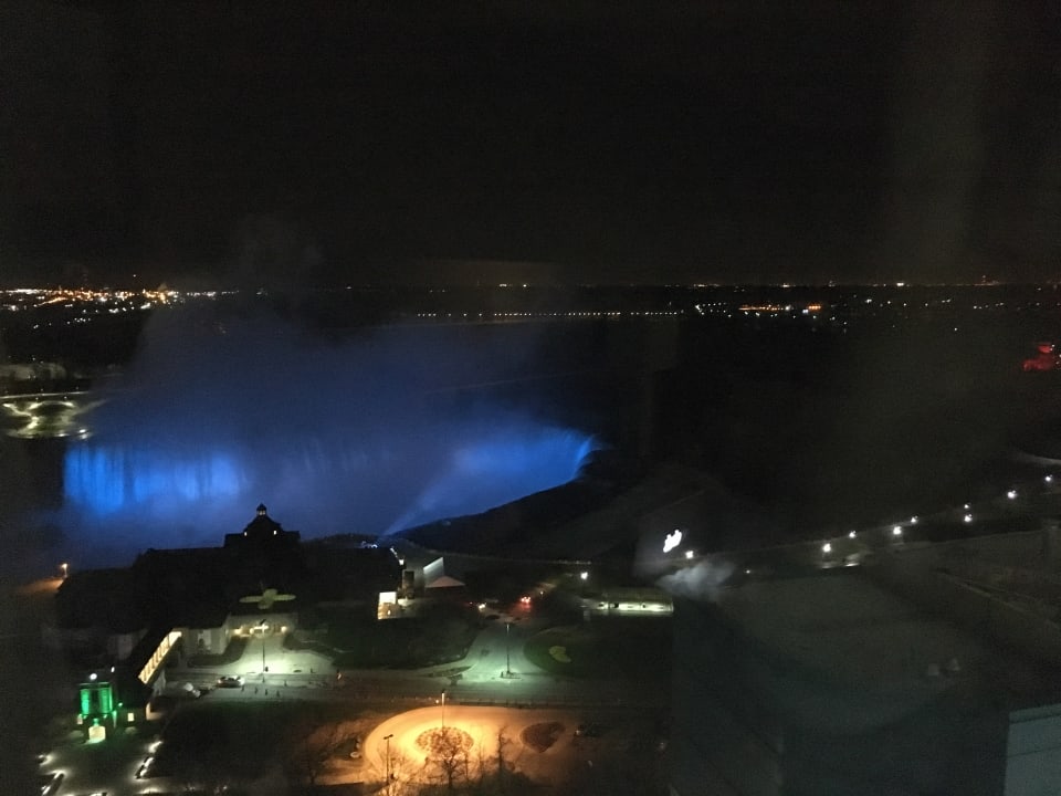 Ausblick Embassy Suites Hotel Niagara Falls / Fallsview