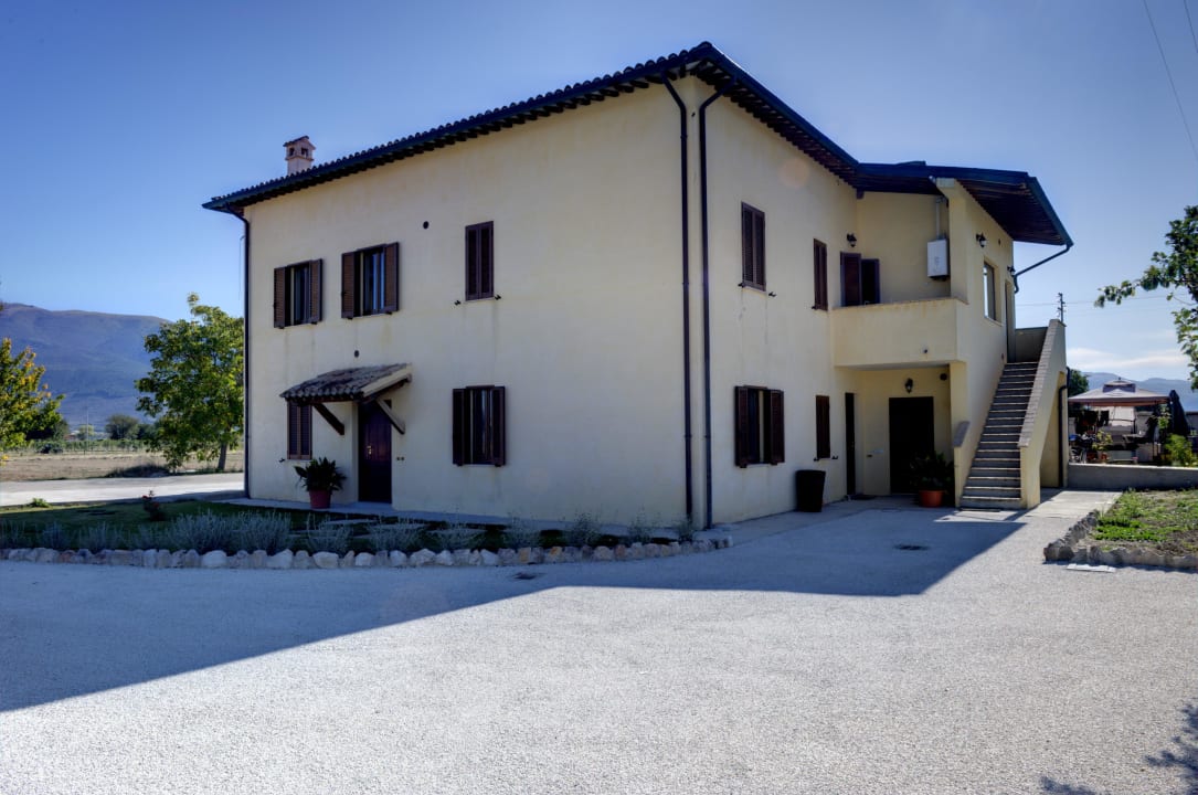 Vista esterna 2 Casa Cardarella