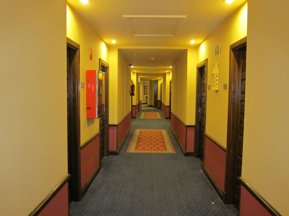Flur vor den Zimmern Fuerte Conil-Resort