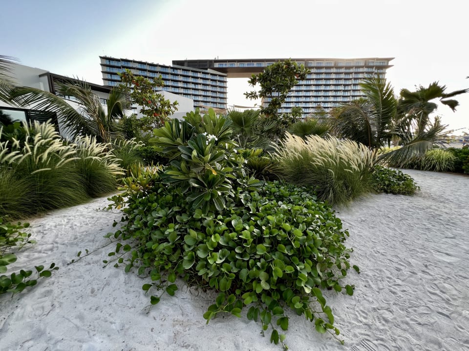 Außenansicht Mövenpick Resort Al Marjan Island