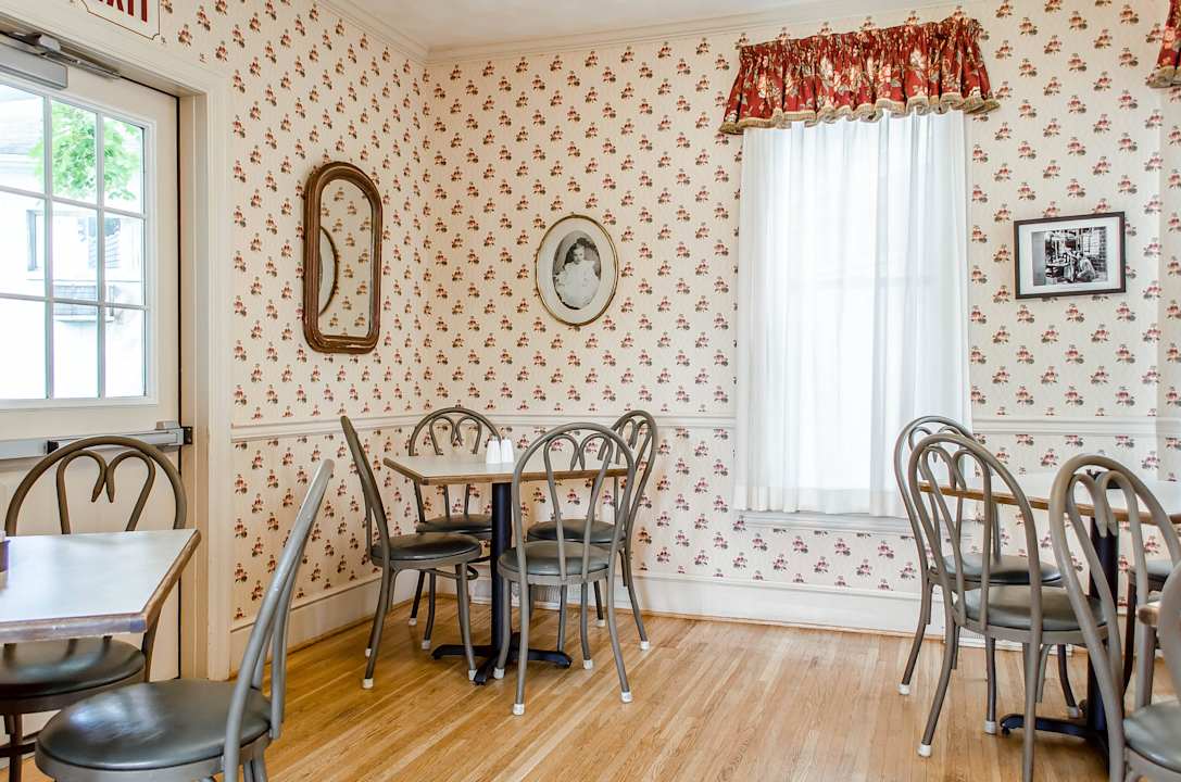 Victorian Breakfast Cottage Quality Inn Gettysburg Battlefield