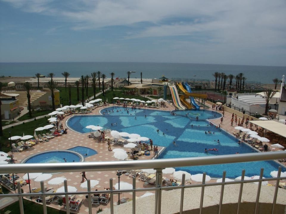 Haupt-Pool von oben Belek Beach Resort Hotel