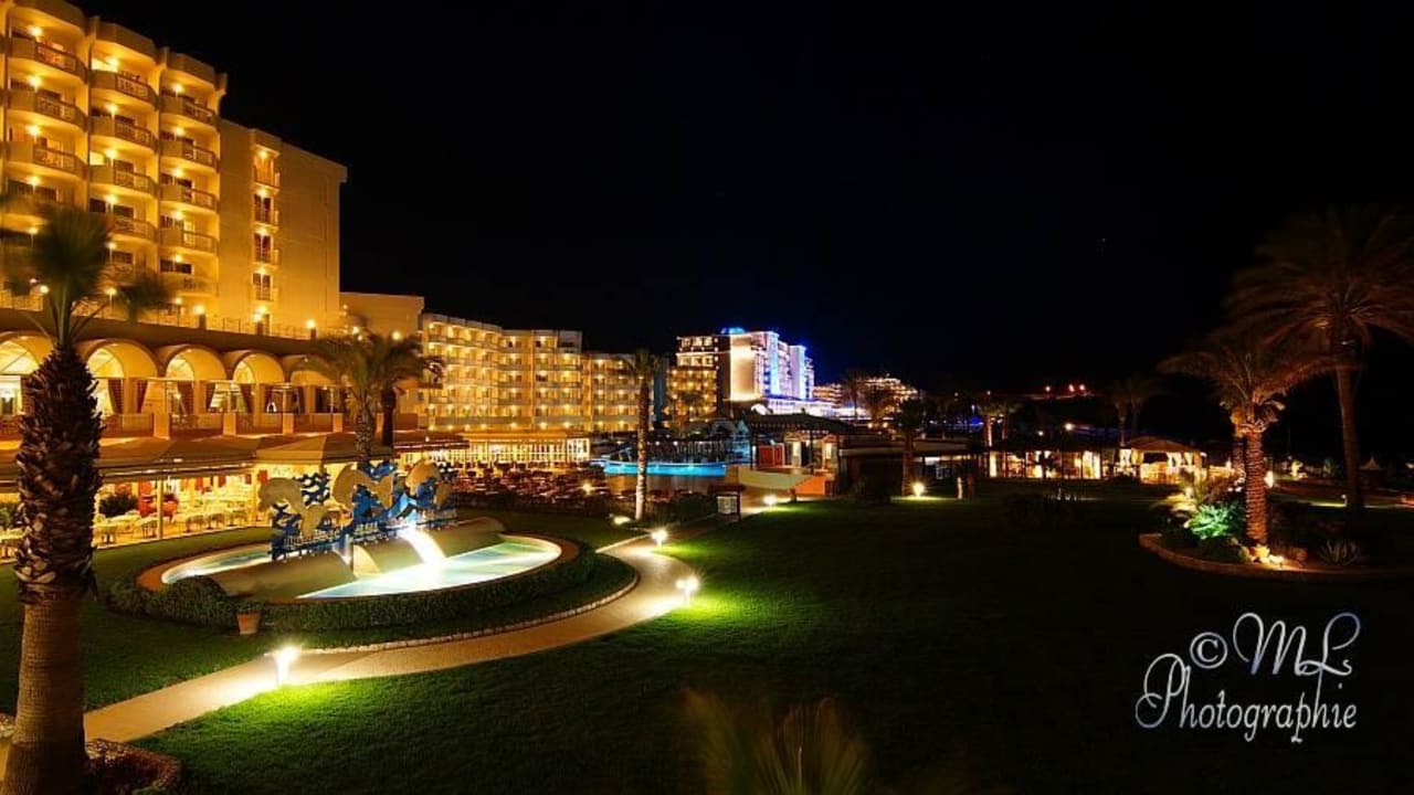 Ausblick vom Balkon Zimmer 6110 bei Nacht Rodos Palladium Leisure & Wellness