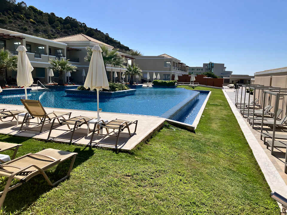 Pool La Marquise Luxury Resort Complex