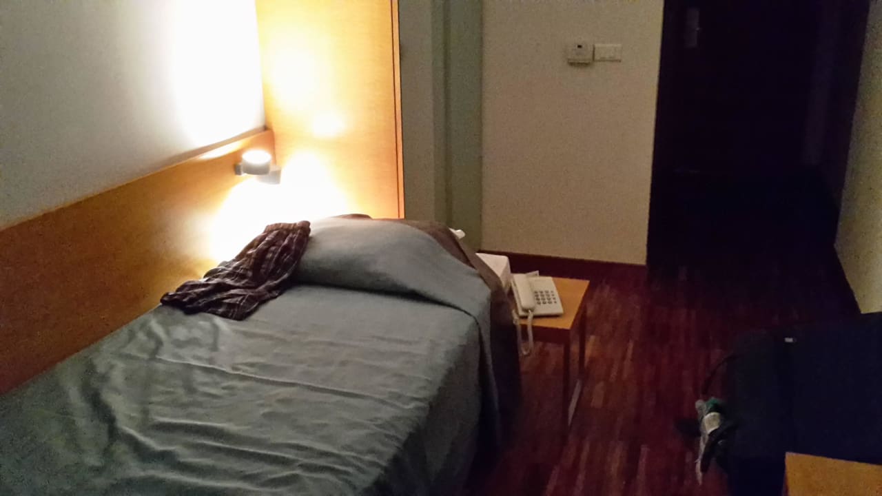 Von der Balkontür ins Einzelzimmer Bluesun Hotel Soline