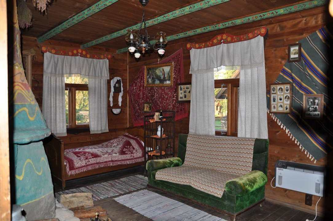 Salon Dworek nad Łąkami Kiermusy